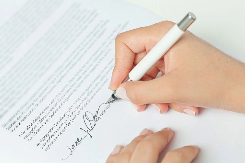 Smart-Estate-Planning-and-Making-a-Will-in-Indiana-3 Signing a mediated settlement agreement in an Indiana civil dispute